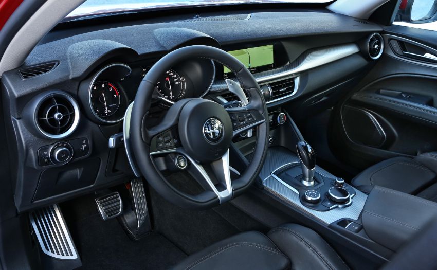 Alfa Romeo Stelvio Diesel interno