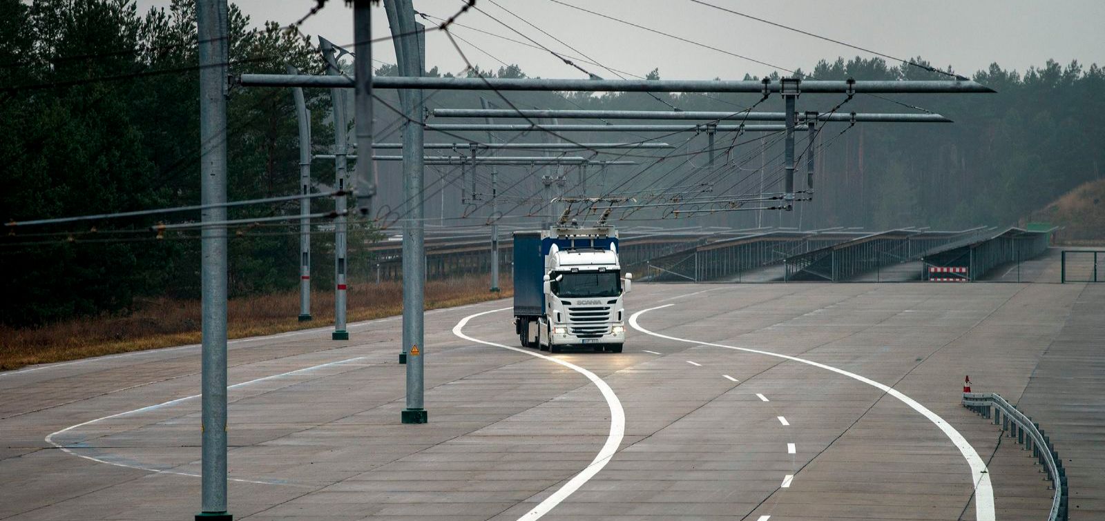 Svezia e Germania investigano la possibilità del trasporto merci con camion elettrici. Nel progetto impegnate Siemens e Scania.