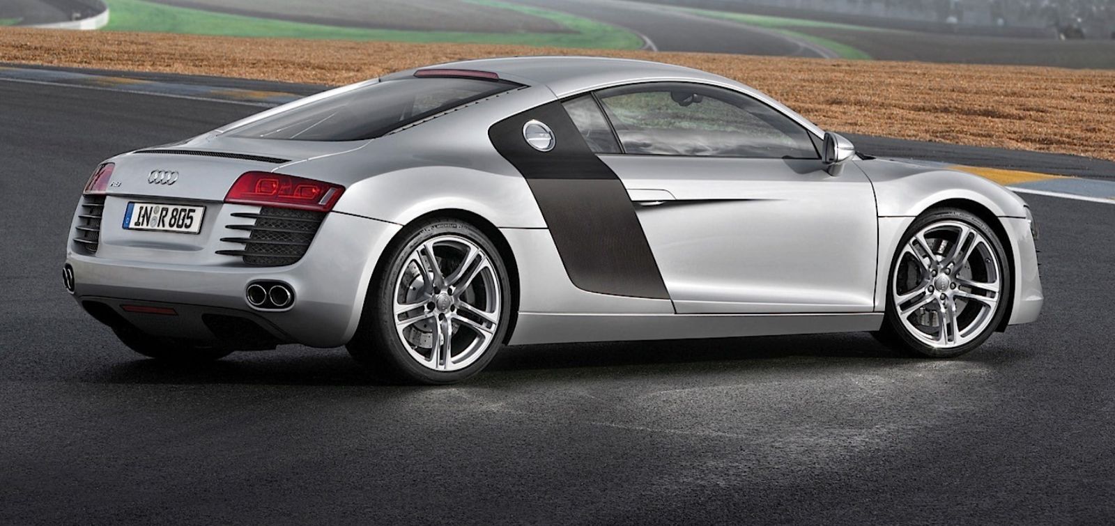 Audi R8 V8