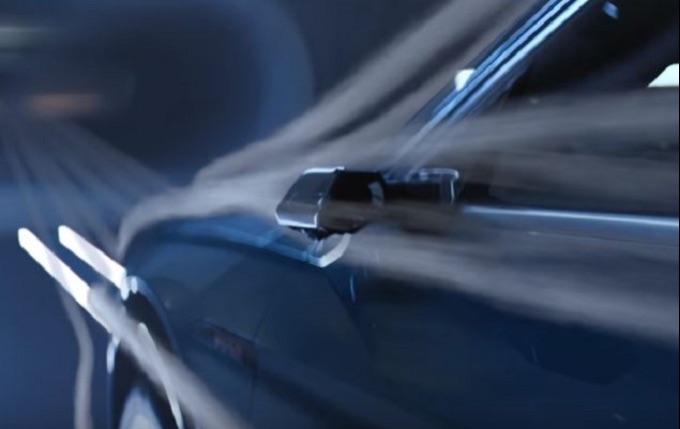 Specchi retrovisori con camera ultima generazione audi e trono