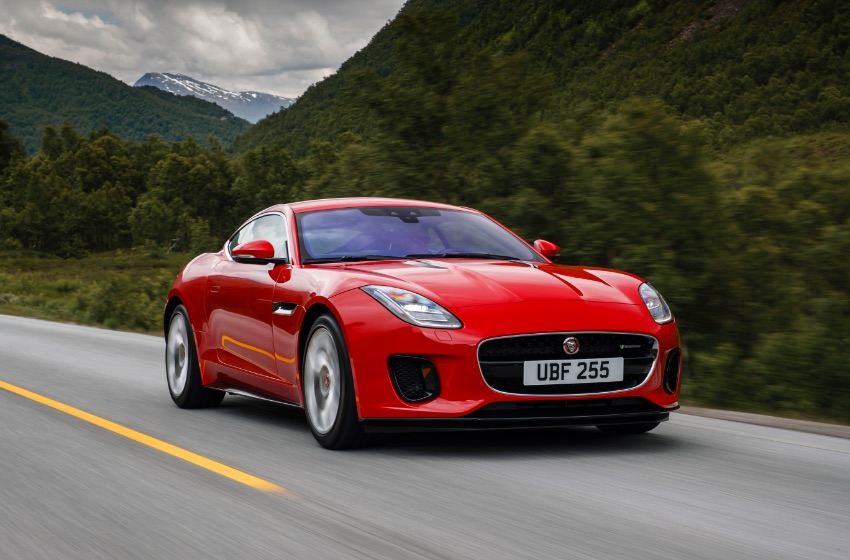 Jaguar F-Type 2.0 300 CV pregi difetti 