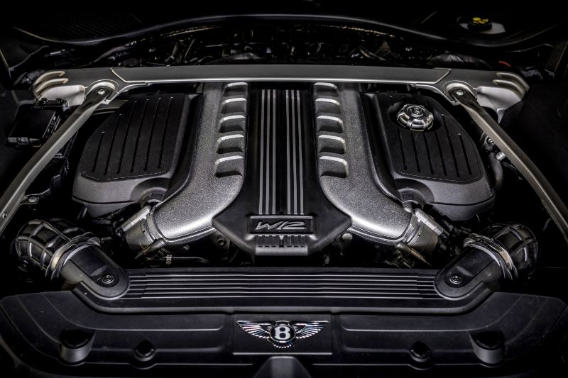 Bentley dice addio al motore a 12 cilindri 2023 2024