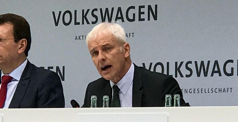Matthias Muller conferenza stampa bilancio wolfsburg 2017
