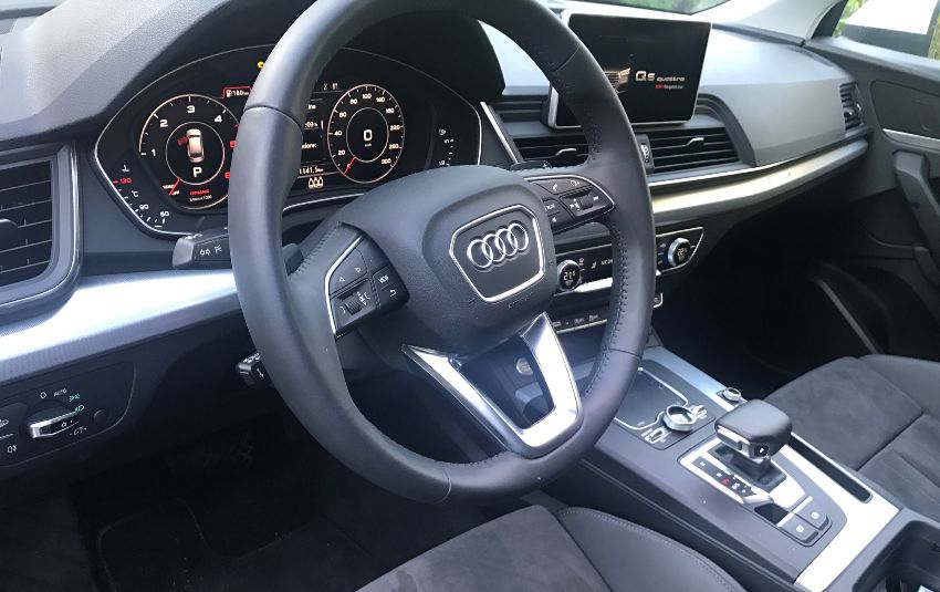 Audi Q5 approved interno