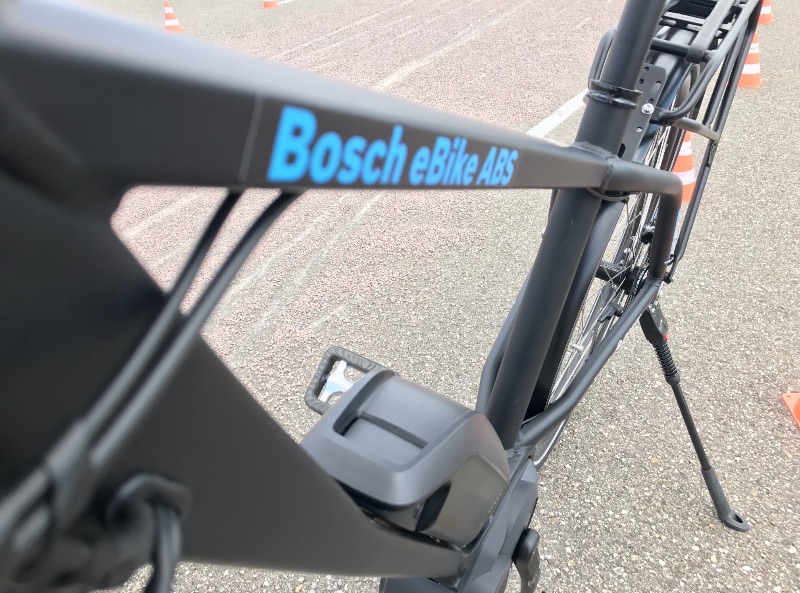 BOSCH E BIKE: debutta in autunno il primo ABS per biciclette elettriche. Nel 2018 ci sarà una diffusione maggiore.