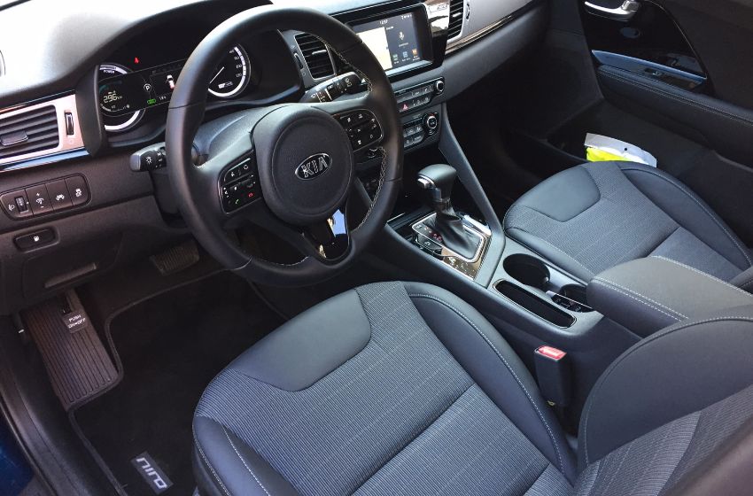 Kia Niro interni interiors