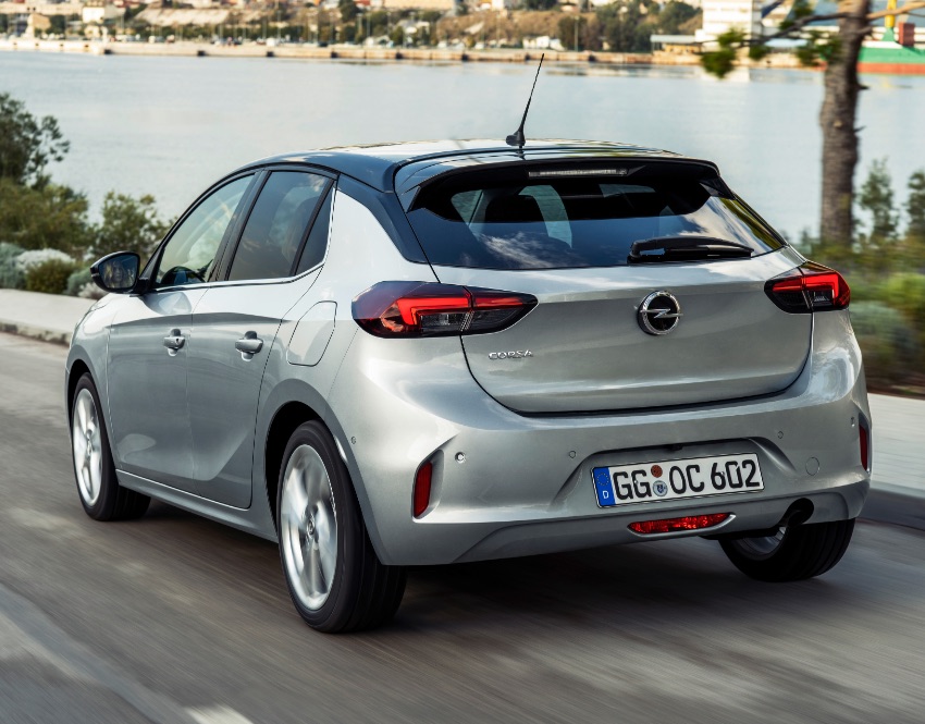 Opel Corsa 2020 nuovo modello test prova vista posteriore
