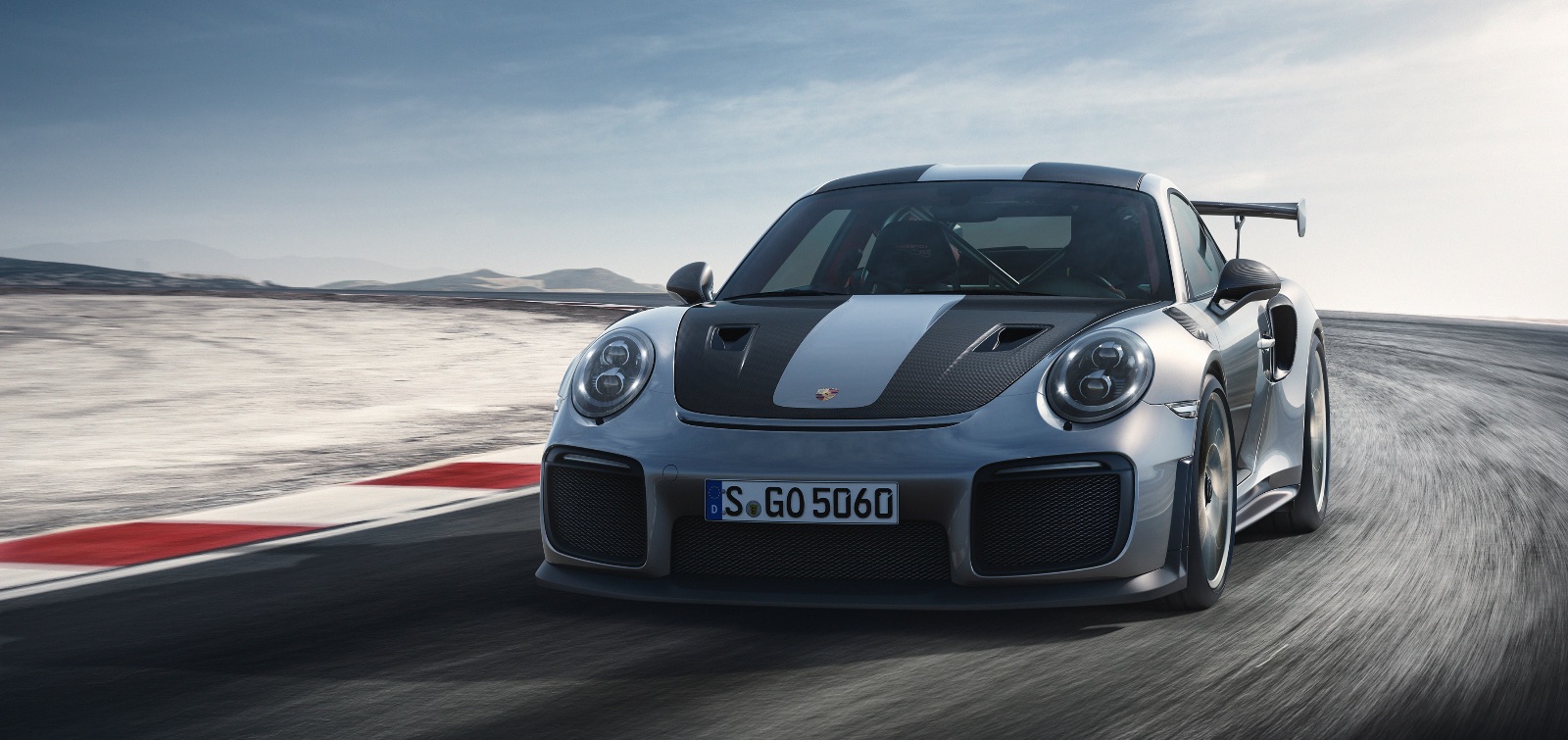 Porsche 911 GT2 2017: ora ha 700 cavalli.