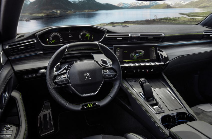 Peugeot Sport Engineered interni