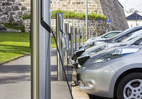 Ricariche auto elettriche costi e tempi