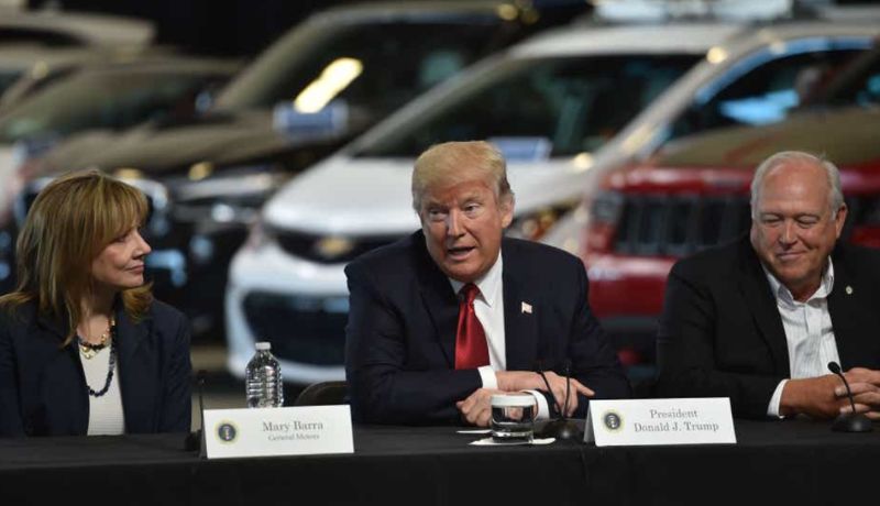 L'industria dell'auto americana fa quadrato e corre a difesa del Paese. 