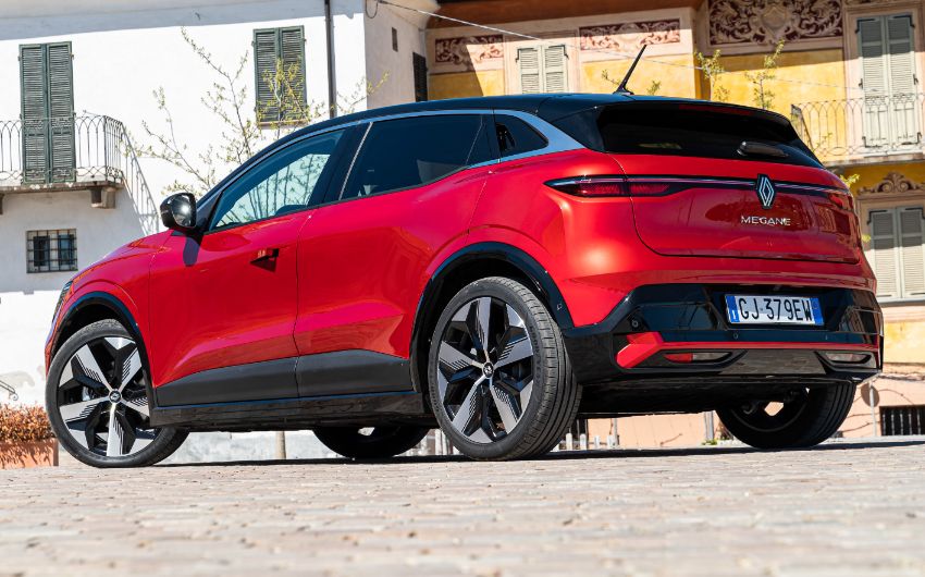 Renault Megane E-Tech vista posteriore