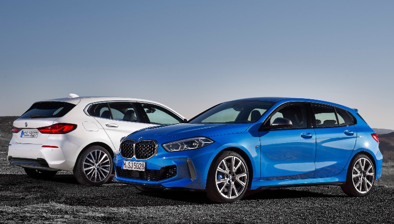 Nuova BMW Serie 1 trazione anteriore vista anteriore e posteriore