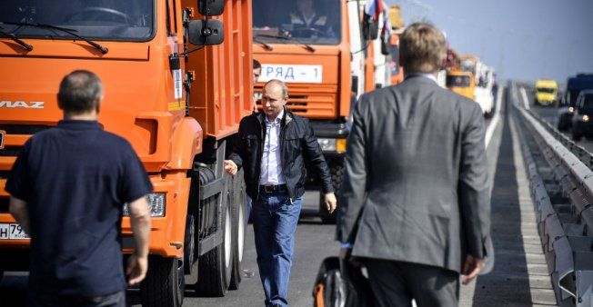 Inaugurato un gran ponte tra Russia e Crimea da Putin