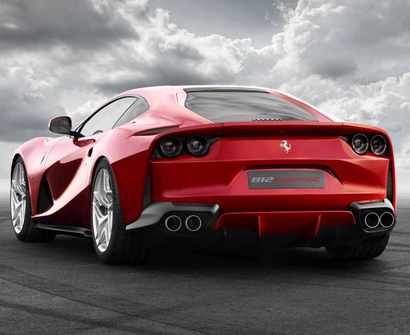 Ferrari 812 superfast richiamo lunotto