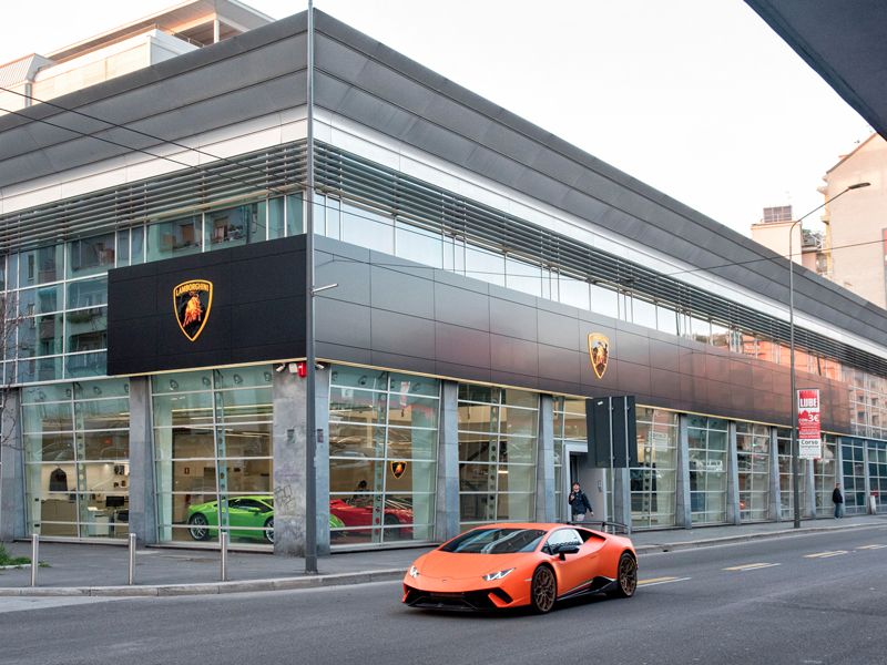Automobili Lamborghini Milano viale renato serra 61