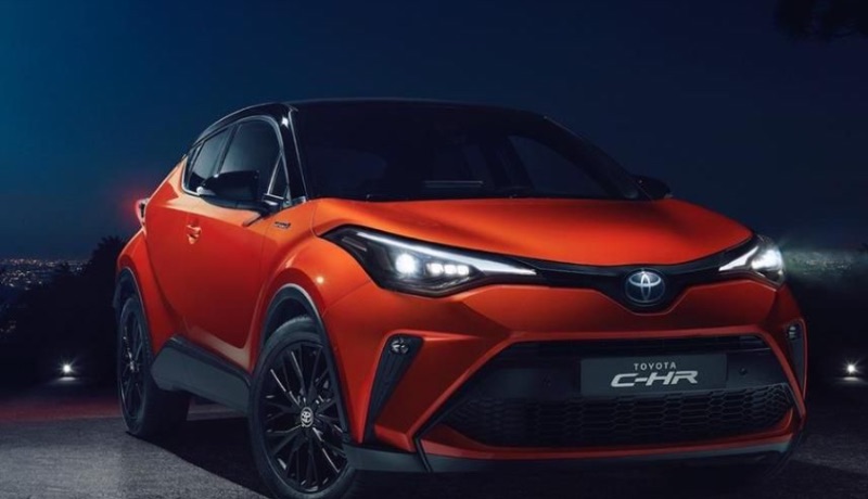 Toyota C-HR face lift nuovi motori restyling 2020